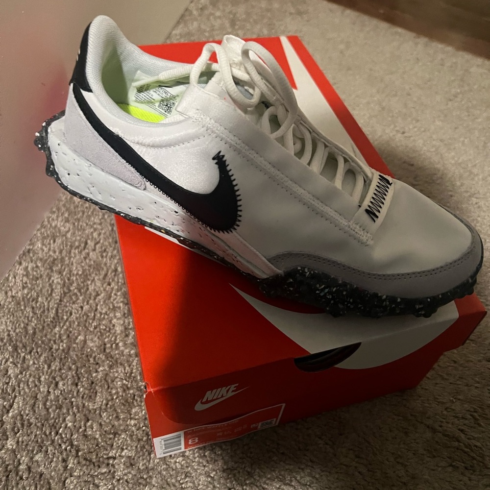 Nike waffle one
